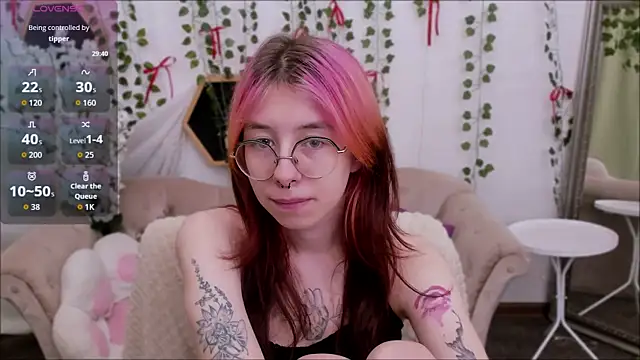 Alice Nyx online show from June 12, 2026, 8:39 pm