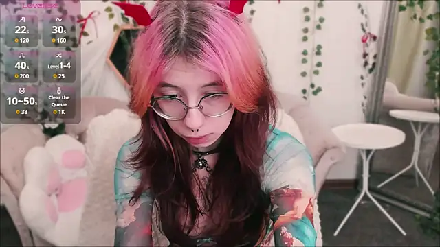 Alice Nyx online show from June 13, 2026, 8:40 pm