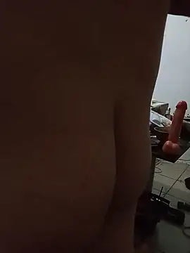 Snapshot of eroos_twink chatting on February 20, 2026, 6:26 am eroos twink online show from February 20, 2026, 6:26 am