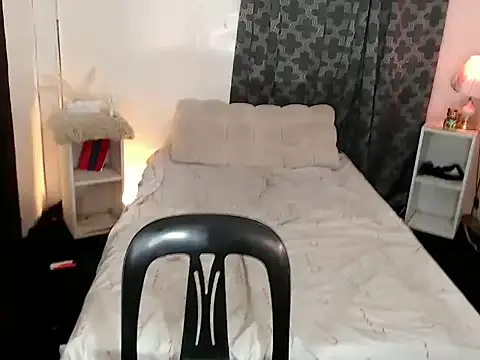 Snapshot of xCandy_Hotgirlx chatting on May 7, 2026, 7:01 am xCandy Hotgirlx online show from May 7, 2026, 7:01 am