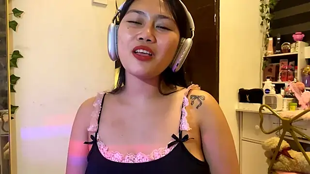 GlindaDejardin online show from April 21, 2026, 5:19 pm