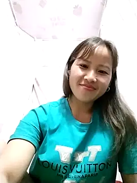 Snapshot of Yo-must chatting on April 24, 2026, 7:27 pm Yo-must online show from April 24, 2026, 7:27 pm
