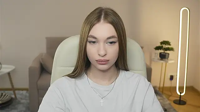 SangVivolo online show from April 6, 2026, 8:37 am