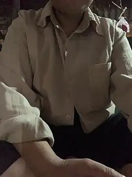   Evelyn   online show from May 10, 2026, 2:59 am