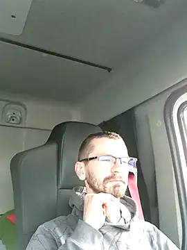 jozsi1995 online show from April 10, 2026, 5:36 am