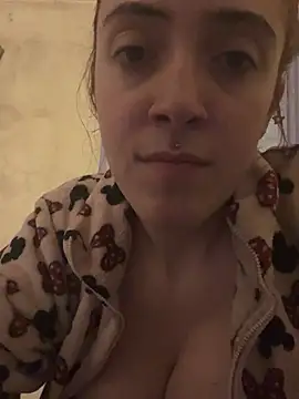 Snapshot of lilocababy chatting on April 15, 2026, 9:15 pm lilocababy online show from April 15, 2026, 9:15 pm