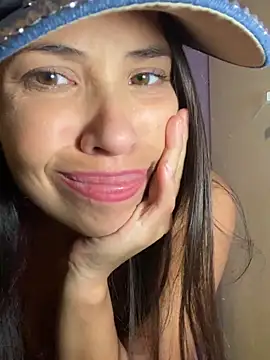 Juliett06 online show from April 15, 2026, 3:23 am