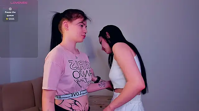 Snapshot of CindyPoster chatting on April 7, 2026, 5:42 am CindyPoster online show from April 7, 2026, 5:42 am