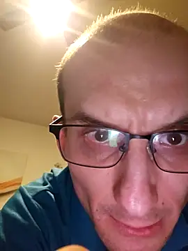 Snapshot of UpbeatXiphias chatting on April 7, 2026, 5:09 am UpbeatXiphias online show from April 7, 2026, 5:09 am