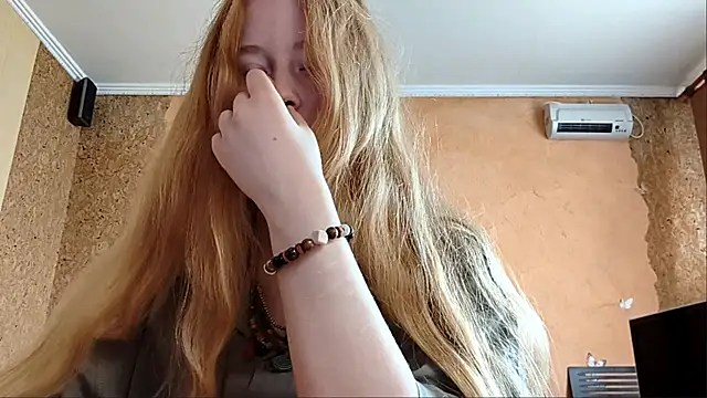 Snapshot of KateVibe_01 chatting on June 6, 2026, 4:17 am KateVibe 01 online show from June 6, 2026, 4:17 am