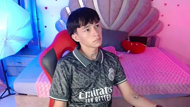 Snapshot of Marco_fox723 chatting on April 7, 2026, 5:48 pm Marco fox723 online show from April 7, 2026, 5:48 pm