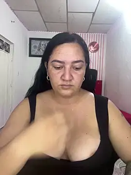 Fresita-12 online show from May 7, 2026, 6:28 am