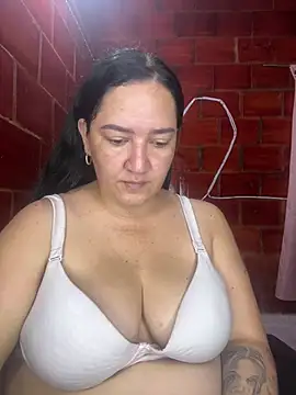 Fresita-12 online show from May 15, 2026, 4:27 pm