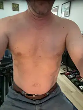 GeetarLuvver online show from April 5, 2026, 5:30 pm