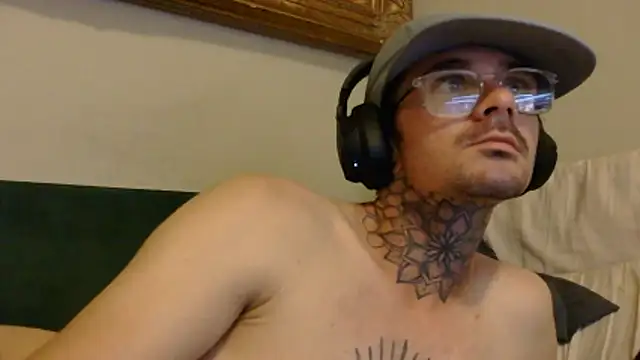 Snapshot of Lilbigway69 chatting on June 8, 2026, 1:28 am Lilbigway69 online show from June 8, 2026, 1:28 am