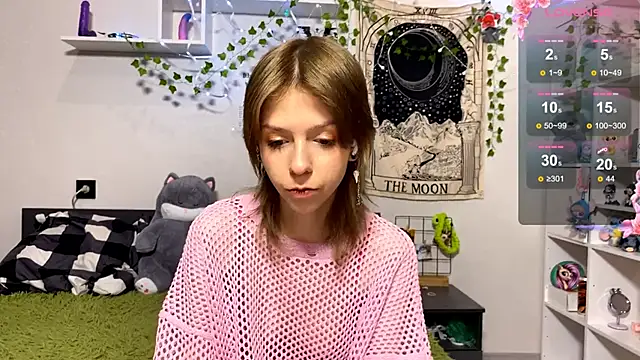 Snapshot of LunaBless chatting on April 15, 2026, 2:06 am LunaBless online show from April 15, 2026, 2:06 am