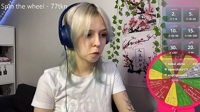 Snapshot of LunaBless chatting on June 23, 2026, 10:08 pm LunaBless online show from June 23, 2026, 10:08 pm
