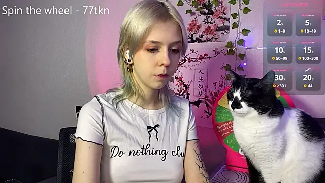 LunaBless online show from May 30, 2026, 9:31 pm