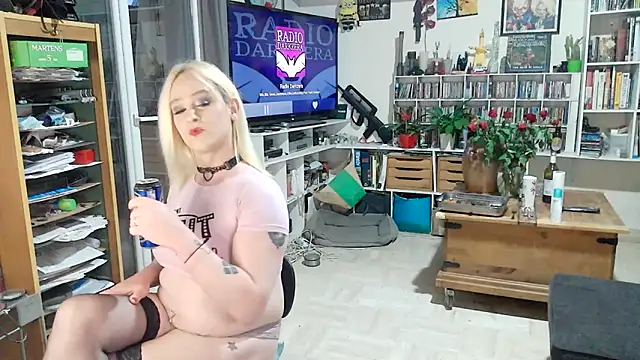 teddythebeer86 online show from May 15, 2026, 7:45 pm