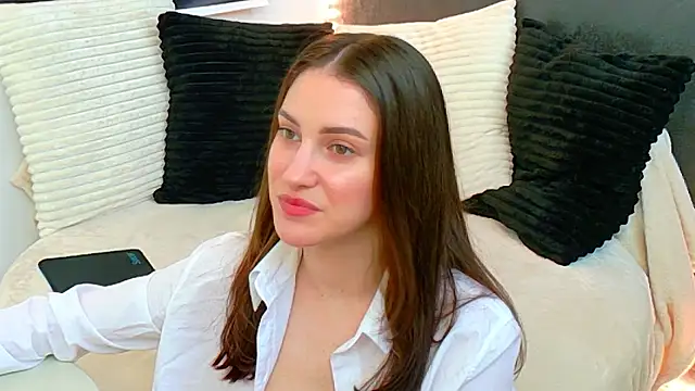 Amira a online show from May 21, 2026, 4:21 am