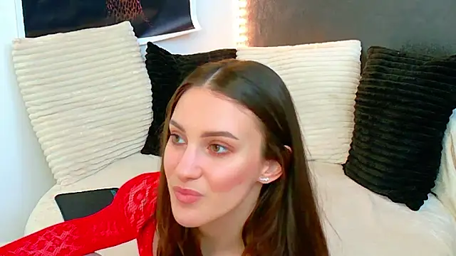 Amira a online show from May 1, 2026, 4:39 am