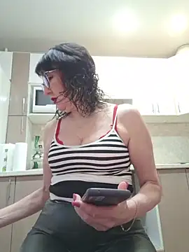 Snapshot of LaliaMia chatting on April 16, 2026, 12:55 am LaliaMia online show from April 16, 2026, 12:55 am