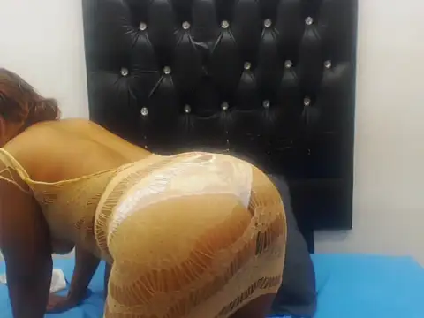 Snapshot of SultrySirenX chatting on April 8, 2026, 4:25 am SultrySirenX online show from April 8, 2026, 4:25 am