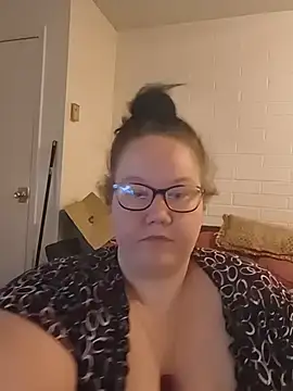 hisalphaqueen27 online show from July 8, 2026, 7:58 pm