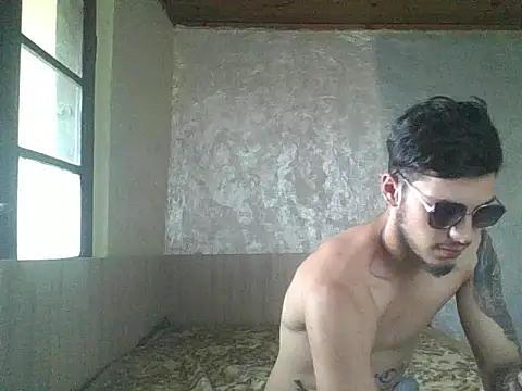 robertmrn112 online show from May 31, 2026, 2:01 pm