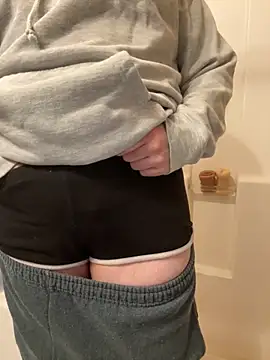 snakeyss online show from April 9, 2026, 8:42 am