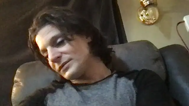 Snapshot of GypsiiCornel chatting on April 20, 2026, 4:59 am GypsiiCornel online show from April 20, 2026, 4:59 am