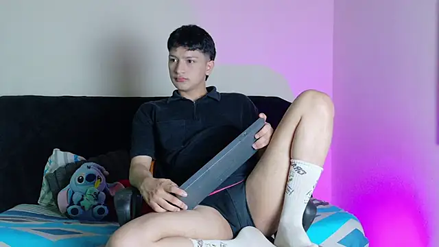 SaNti ll online show from June 20, 2026, 12:43 pm