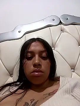 Snapshot of mara-ross chatting on April 7, 2026, 4:03 am mara-ross online show from April 7, 2026, 4:03 am