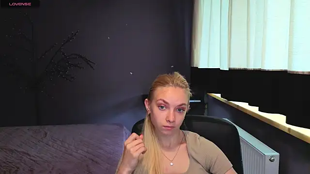 SonnySofia online show from May 12, 2026, 5:48 am