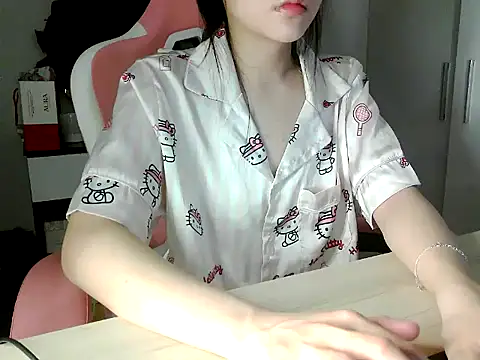 Snapshot of lucienguyen chatting on May 27, 2026, 6:59 pm lucienguyen online show from May 27, 2026, 6:59 pm
