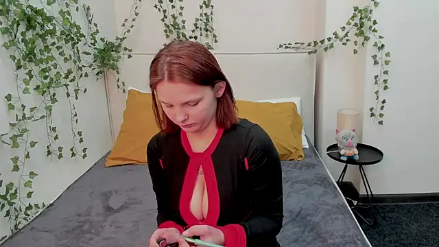 Snapshot of Charlotte_Stee chatting on May 15, 2026, 2:09 am Charlotte Stee online show from May 15, 2026, 2:09 am