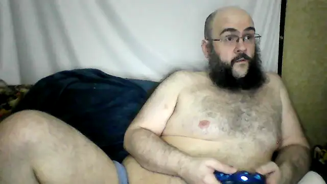 BriTheTopBear online show from April 28, 2026, 2:27 am