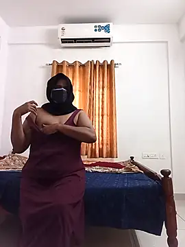 Snapshot of saliya190 chatting on April 7, 2026, 7:10 am saliya190 online show from April 7, 2026, 7:10 am