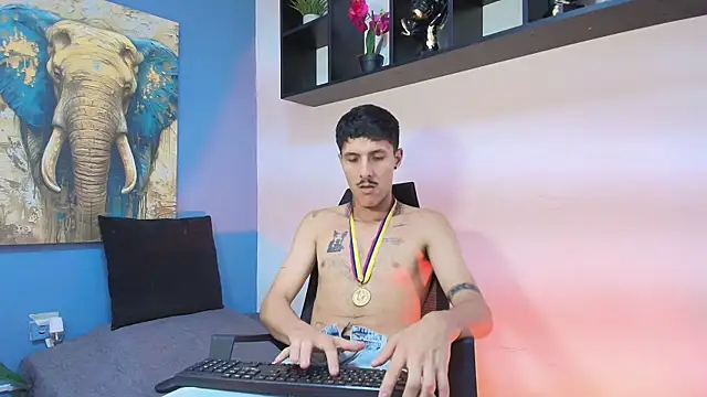 ALEXXXTREM69 online show from May 15, 2026, 12:30 am