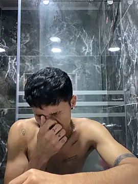 ALEXXXTREM69 online show from May 18, 2026, 4:45 pm
