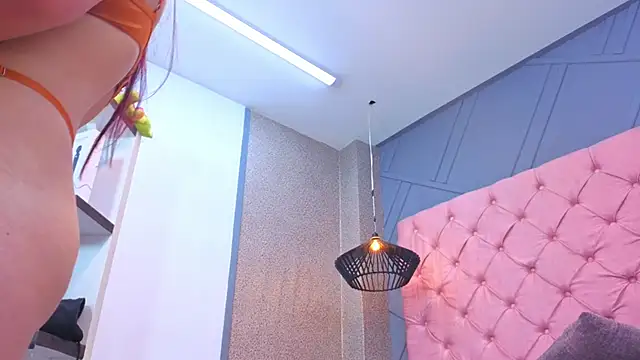 Snapshot of Mia_horney- chatting on April 9, 2026, 1:17 pm Mia horney- online show from April 9, 2026, 1:17 pm