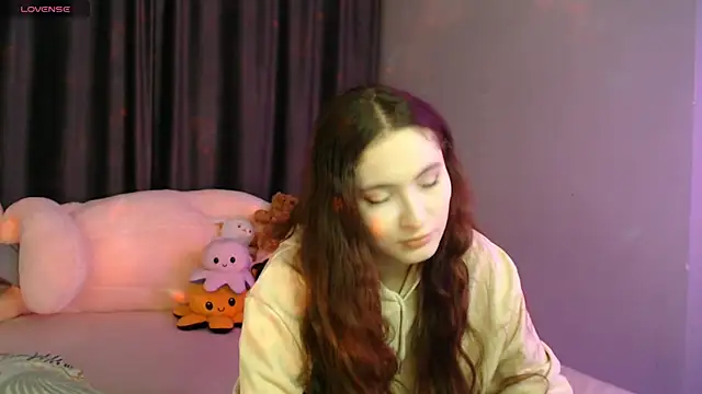 solitudebby online show from May 27, 2026, 7:43 pm