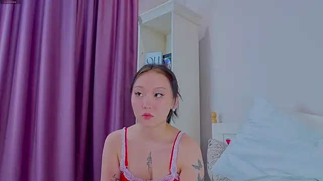 MicaelaCubr online show from May 23, 2026, 1:04 am
