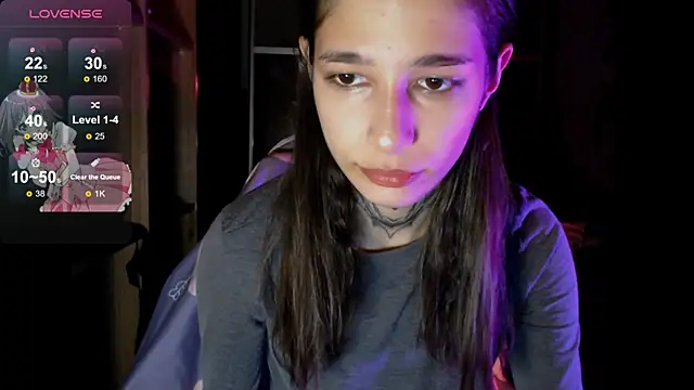 Kelly Xenny online show from April 13, 2026, 1:37 pm