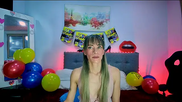 Lorena sweet33 online show from June 17, 2026, 2:05 pm
