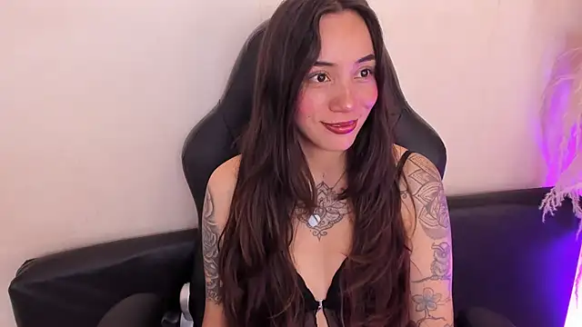 Cata Jonees online show from April 23, 2026, 7:15 pm
