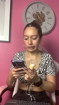 Snapshot of DulceLatinaxo chatting on July 1, 2026, 7:14 pm DulceLatinaxo online show from July 1, 2026, 7:14 pm