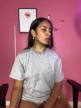 DulceLatinaxo online show from May 1, 2026, 9:53 pm