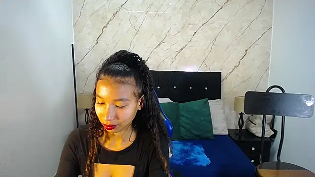 hasley cute online show from April 27, 2026, 7:34 pm