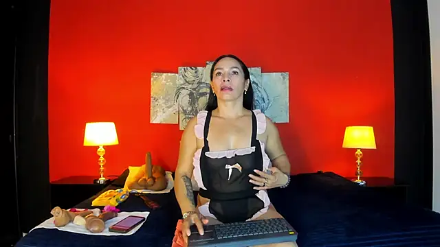 LucianaMadura1 online show from May 13, 2026, 5:53 pm